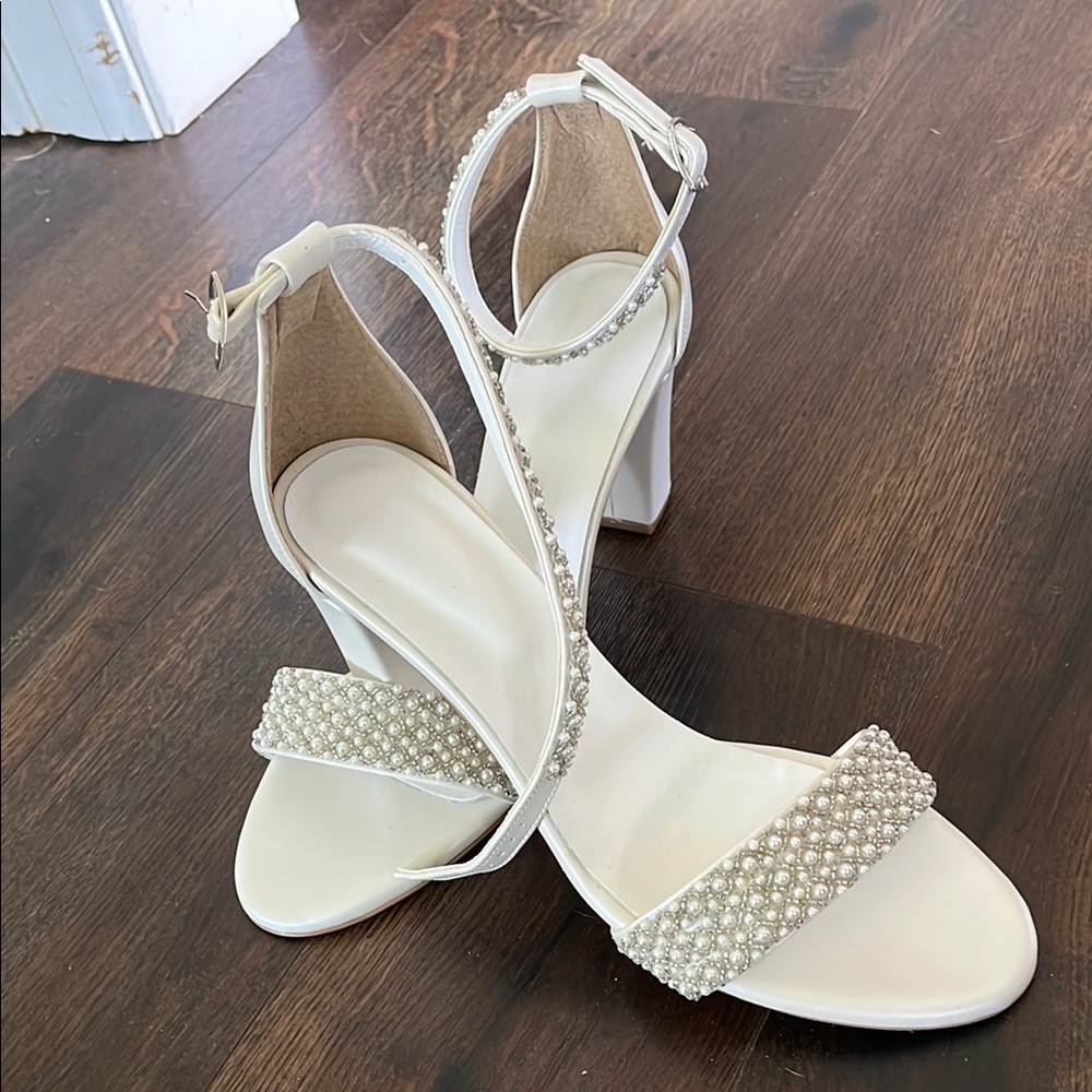Elegant White Pearl-Embellished Women's Heels
